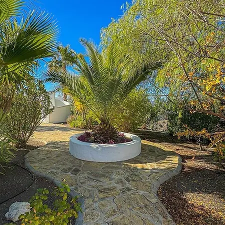 Cipreses Villa